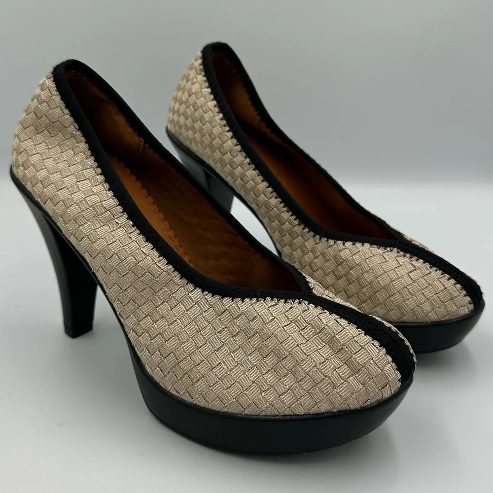 Bernie Mev Cream Platform Heels Woven Textured Memory Foam 6.5 NWT